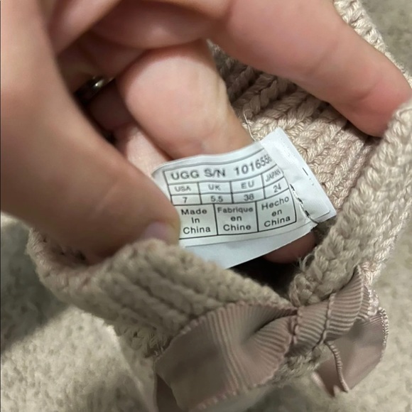 Pink uggs - Picture 5 of 6